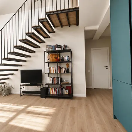 The Ohrid Loft 12 Апартамент